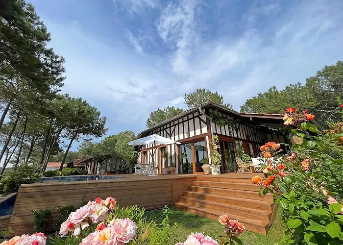 Hau'oli, 4 Chambres, Spacieuse, Piscine Privée, Grand Jardin Fleuri Vue Golf Et 8min à Pied De La * Moliets-et-Maa