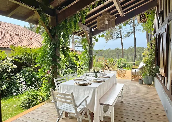 Villa Hau'oli, 4 Chambres, Spacieuse, Piscine Privée, Grand Jardin Fleuri Vue Golf Et 8min à Pied De La Moliets-et-Maa